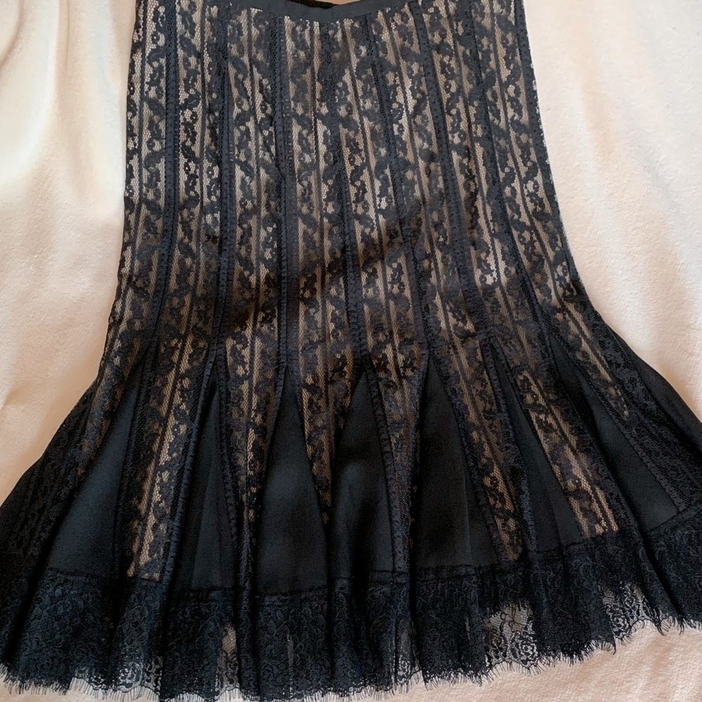 Ann Taylor LOFT Gorgeous Black and Tan lace flounce hemmed skirt